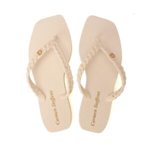 Chinelo com Correntes e Glitter Gelo