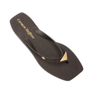 Chinelo Preto com Metal Triângulo Carmen Steffens