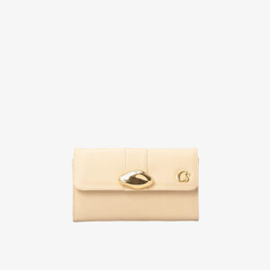 Bolsa Carteira com Aplique de Metal Bege Manteiga