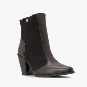 Bota Preta Knited com Recortes