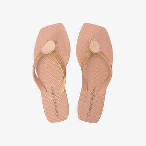 Chinelo com Aplicação de Metal Orgânico com Resina